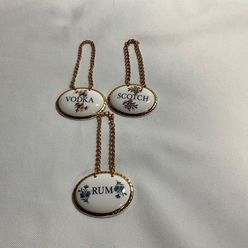 Croft China England Porcelain Decanter Tag Label Chain Rum Scotch Vodka Set